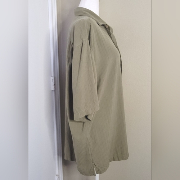 Mens Tommy Bahama Button Down 100% Silk Short Sleeve Shirt - Picture 3 of 8